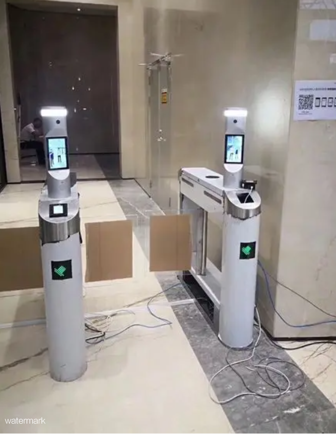 人證碼三合一核驗健康碼閘機為防疫防控填補漏洞
