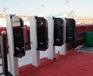滑雪場通道閘機廠家選哪家？——鐵軍智能：軍工品質，可靠之選
